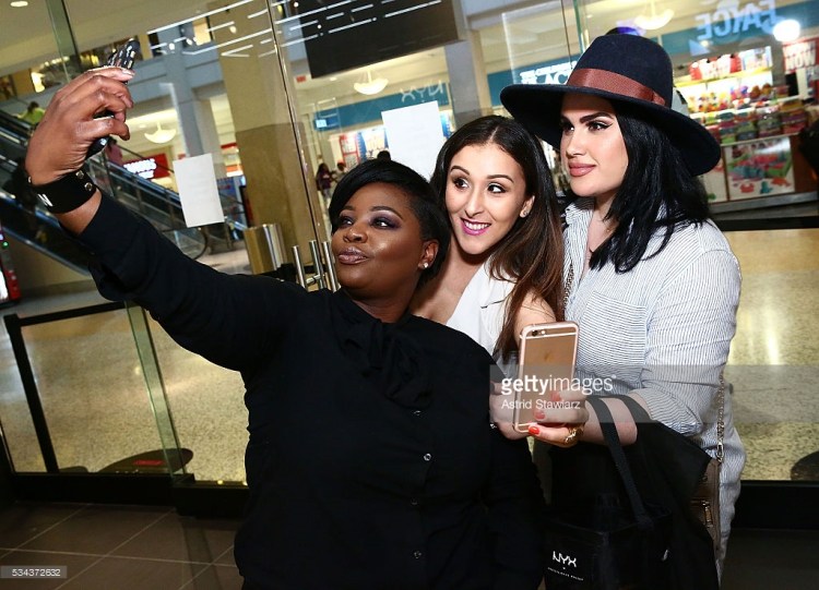 Generated by IJG JPEG Library